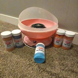 Cotton candy machine with floss sugar